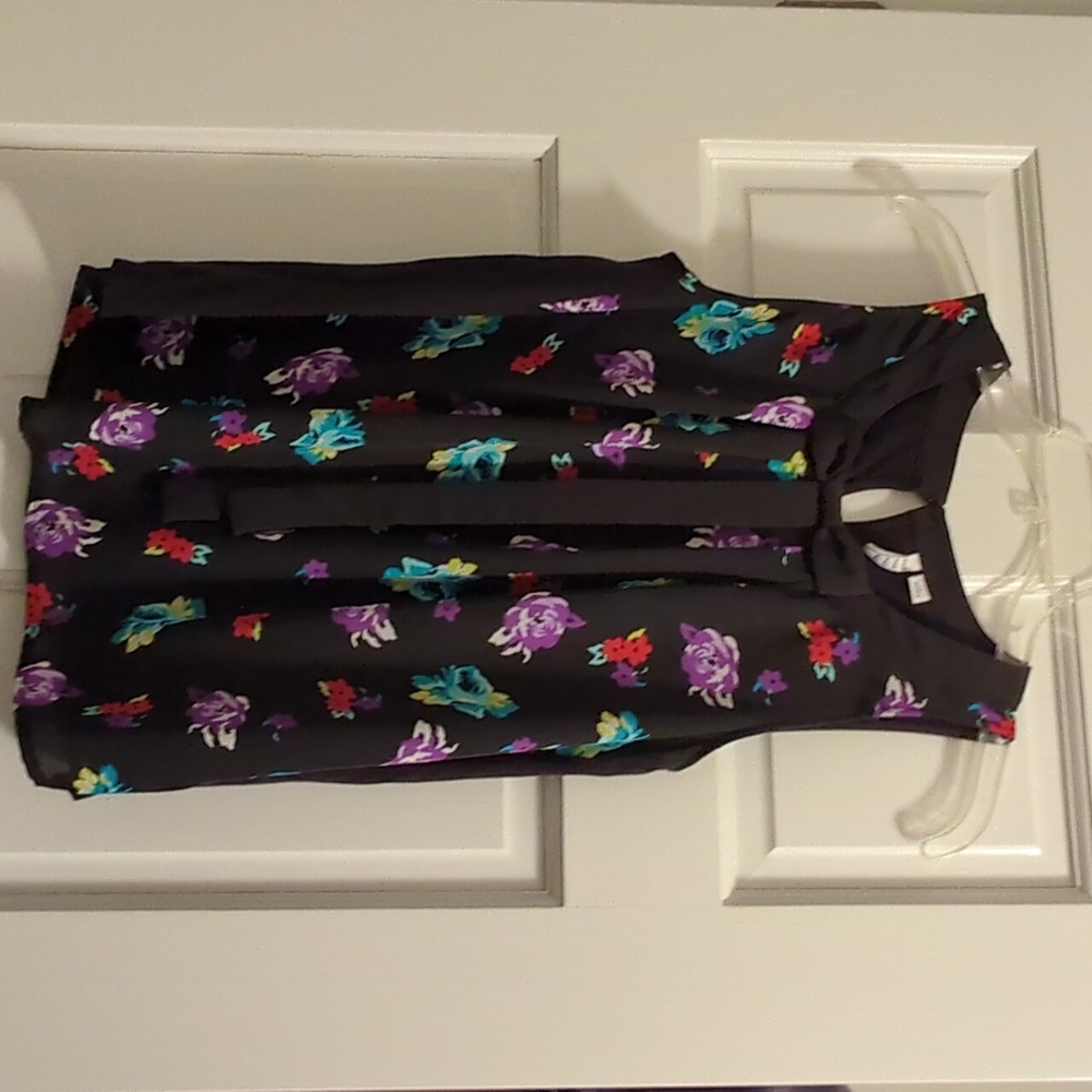 Elle Floral Sleeveless Blouse